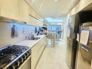 Espectacular duplex de 5 amb con terraza y parrila propia . increibles vistas, Amenities