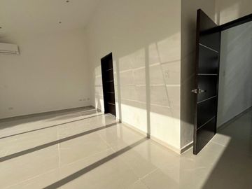 Casa 3 recamaras en Isla Alegre dentro de Isla Dorada 420m2