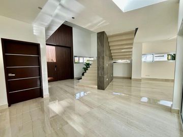 Casa 3 recamaras en Isla Alegre dentro de Isla Dorada 420m2