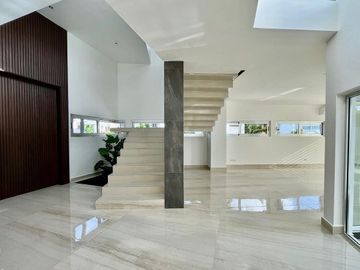 Casa 3 recamaras en Isla Alegre dentro de Isla Dorada 420m2