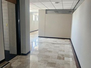 Excelente oficina, céntrica y confortable