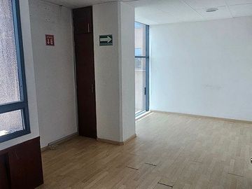 Excelente oficina, céntrica y confortable