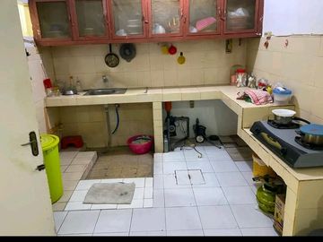 DISEWAKAN RUMAH DI SURYA ASRI SIDOARJO