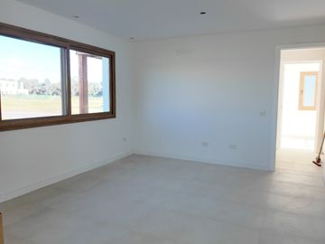 VENTA EXCLUSIVA CASA - A ESTRENAR - PILARÁ