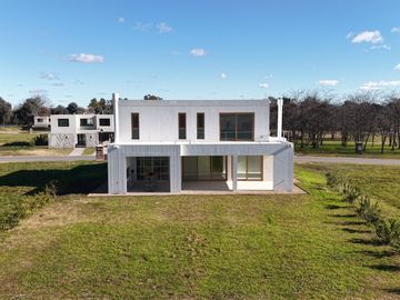 VENTA EXCLUSIVA CASA - A ESTRENAR - PILARÁ