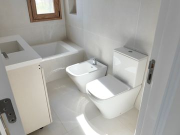 VENTA EXCLUSIVA CASA - A ESTRENAR - PILARÁ