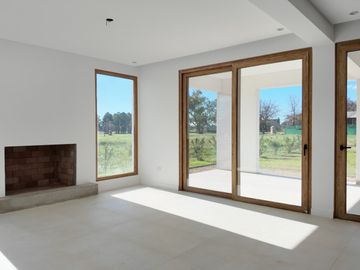 VENTA EXCLUSIVA CASA - A ESTRENAR - PILARÁ