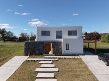 VENTA EXCLUSIVA CASA - A ESTRENAR - PILARÁ