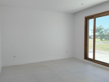 VENTA EXCLUSIVA CASA - A ESTRENAR - PILARÁ