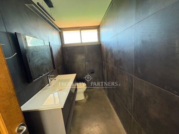 Casa en Mantagua , amplio patio con  quincho, y sala multiuso independiente