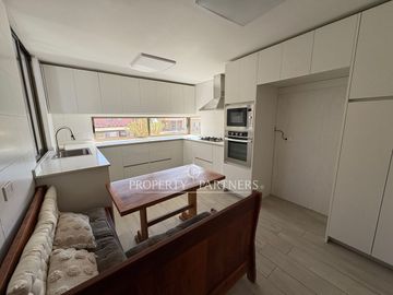 Casa en Mantagua , amplio patio con  quincho, y sala multiuso independiente