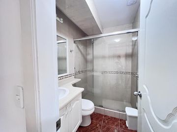Venta Departamento Dos Dormitorios sector Republica Del Salvador