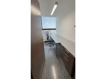 OFICINAS COMPLETAMENTE REMODELADAS EN VENTA,  EDIFICIO LATINO