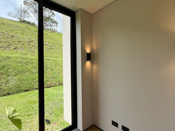 EXCLUSIVA CASA EN VENTA EN MONTE SERENO VILLAS