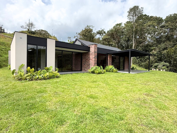 EXCLUSIVA CASA EN VENTA EN MONTE SERENO VILLAS
