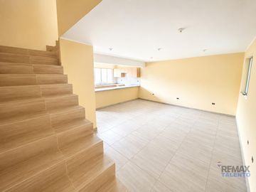 ¡Gran Oportunidad! Departamento Duplex En Urb Alpamayo - Limite Con La Molina