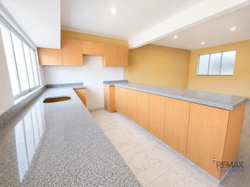 ¡Gran Oportunidad! Departamento Duplex En Urb Alpamayo - Limite Con La Molina