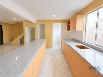 ¡Gran Oportunidad! Departamento Duplex En Urb Alpamayo - Limite Con La Molina