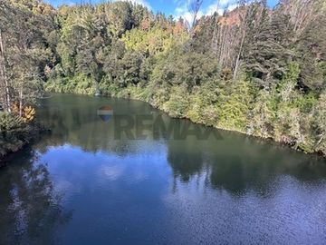 Terreno en Valdivia: Naturaleza y Comodidad