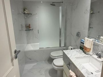 3 AMBIENTES - AMOBLADO Y EQUIPADO - PUERTO MADERO - COCHERA OPCIONAL