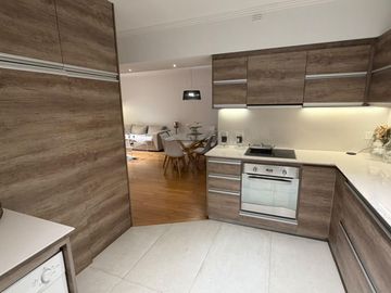 3 AMBIENTES - AMOBLADO Y EQUIPADO - PUERTO MADERO - COCHERA OPCIONAL