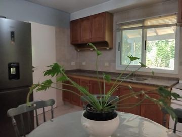 Casa en venta Barrio Bermudas, tres dormitorios