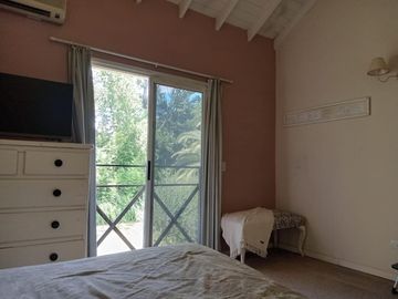 Casa en venta Barrio Bermudas, tres dormitorios