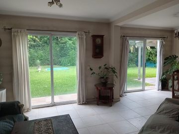 Casa en venta Barrio Bermudas, tres dormitorios