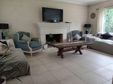 Casa en venta Barrio Bermudas, tres dormitorios