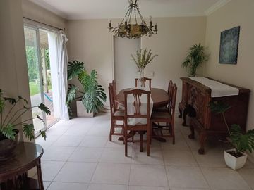 Casa en venta Barrio Bermudas, tres dormitorios