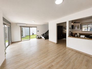 Casa en venta en Veracruz con amplio jardin Fracc. Lomas del Sol