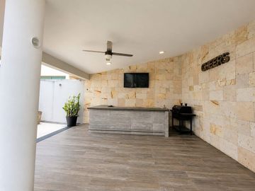 Casa en venta en Veracruz con amplio jardin Fracc. Lomas del Sol
