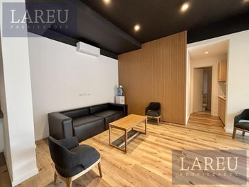 Local - 46 Plaza, Agora Uno - Pilar