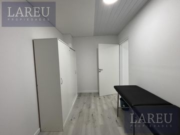 Local - 46 Plaza, Agora Uno - Pilar