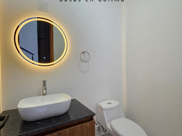 CASA EN VENTA 2 PLANTAS, 3 RECÁMARAS, 3.5 BAÑOS, COCHERA PARA 2 AUTOS