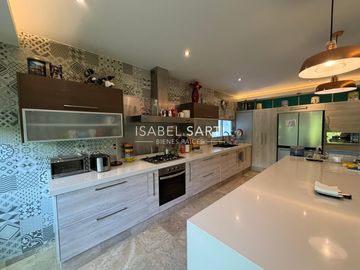 CASA EN RENTA EN JURIQUILLA