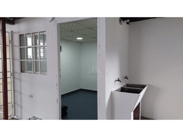SE ALQUILA GALERA COMERCIAL EN CALLE 13 RO ABAJO