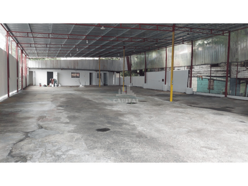 SE ALQUILA GALERA COMERCIAL EN CALLE 13 RO ABAJO