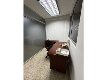 Se Alquila Oficina Semi Amueblada en El Dorado