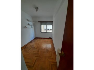 4 AMB. SOBRE AV INDEPENDENCIA AL 3000(USO RESIDENCIAL O PROFESIONAL)