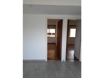 4 AMB. SOBRE AV INDEPENDENCIA AL 3000(USO RESIDENCIAL O PROFESIONAL)