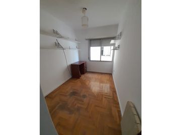 4 AMB. SOBRE AV INDEPENDENCIA AL 3000(USO RESIDENCIAL O PROFESIONAL)