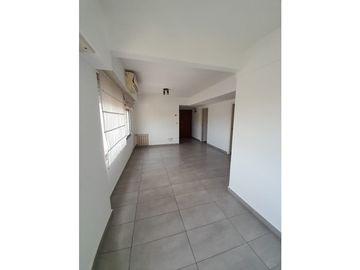 4 AMB. SOBRE AV INDEPENDENCIA AL 3000(USO RESIDENCIAL O PROFESIONAL)
