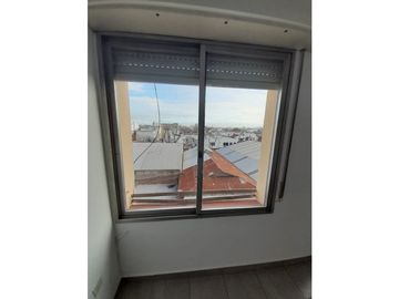 4 AMB. SOBRE AV INDEPENDENCIA AL 3000(USO RESIDENCIAL O PROFESIONAL)