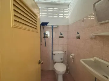 Urgent Sale: Commercial Building in Soi Buakhao! Best location in Buakhao!!! only 12m THB