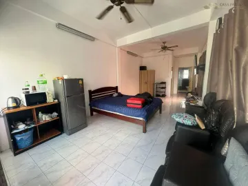 Urgent Sale: Commercial Building in Soi Buakhao! Best location in Buakhao!!! only 12m THB