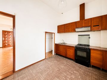 VENTA CASA MERLO 3 AMB + DEPTO 2 AMB Y QUINCHO