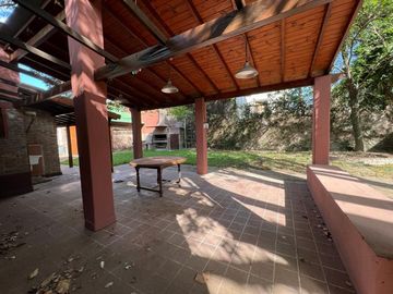ALQUILER CASA 4 AMBIENTES  PILETA PARQUE LELOIR