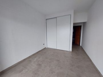 VENTA DEPTO. 3 AMB CON BALCON. BERAZATEGUI CENTRO