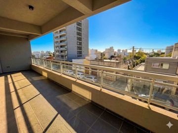 VENTA DEPTO. 3 AMB CON BALCON. BERAZATEGUI CENTRO